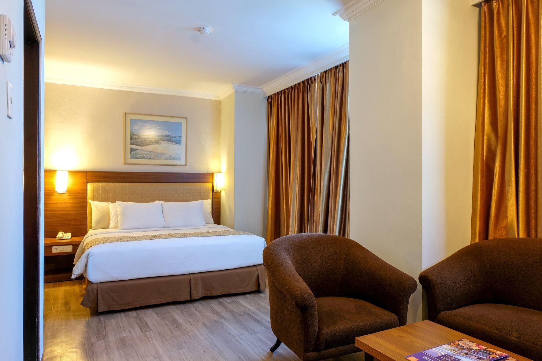Almadera Hotel Makassar Buitenkant foto